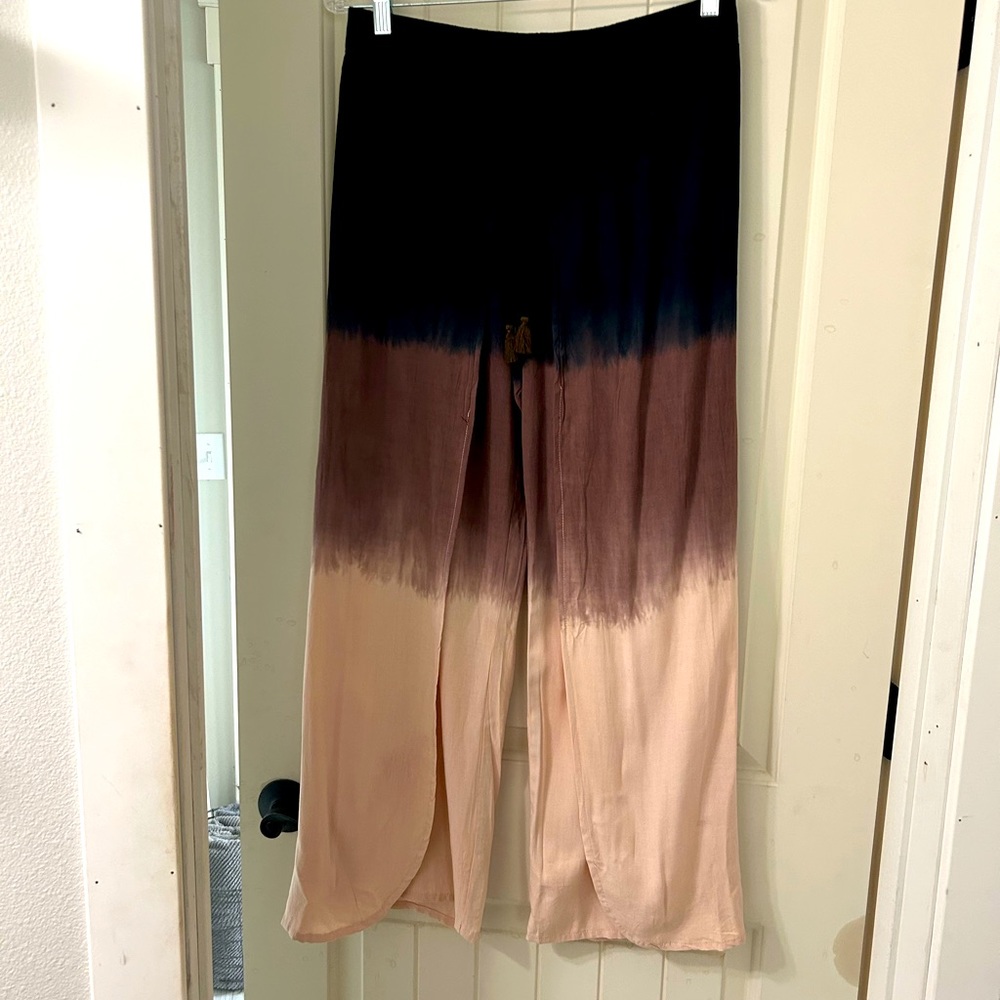 Med 3 tone flow pants size medium